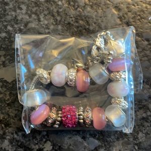 Giftable! Pink beaded bracelet (magnifique)